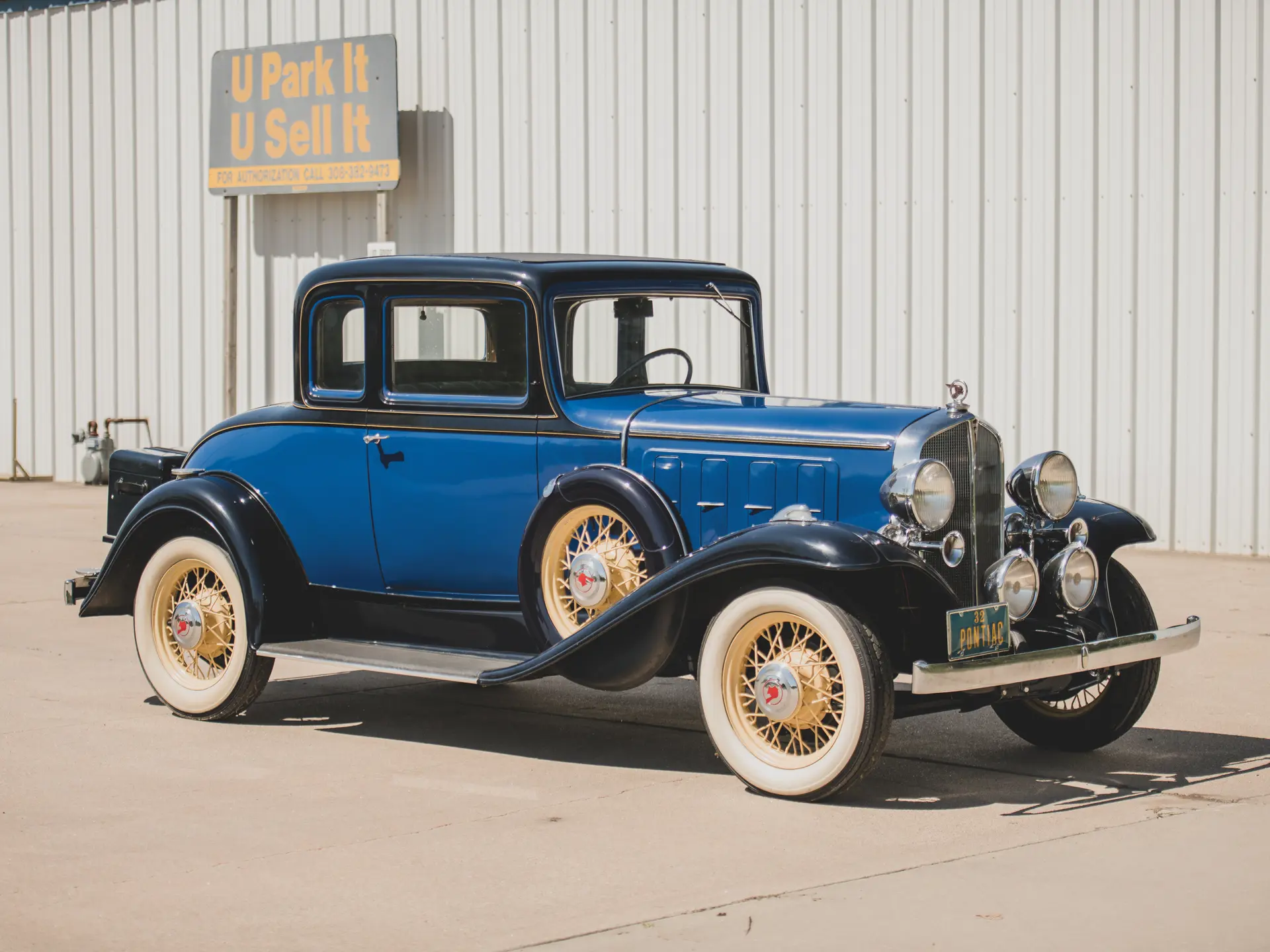 ぼんや 1932 Pontiac Series 402 Six Sport Coupe | Hershey 2019 | RM Sotheby's