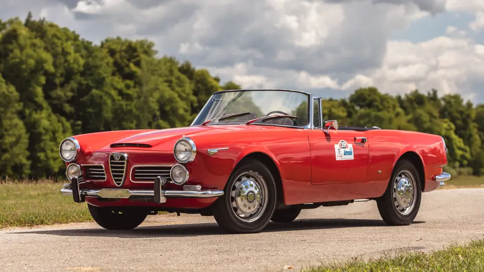 1963 Alfa Romeo 2600 Spider | RM Sotheby's | Photo: @vconceptsllc | Teddy Pieper