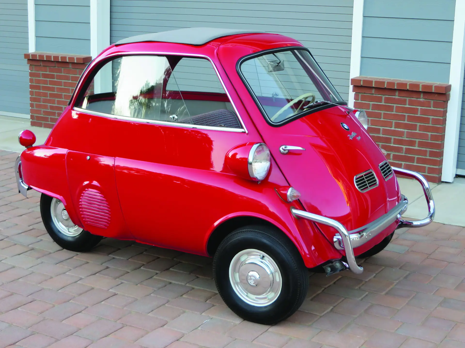 SPOT - ON NO.118 BMW ISETTA BMWイセッタ Two Unboxed Tri-ang Spot On Models 118 BMW Isetta Bubble Cars