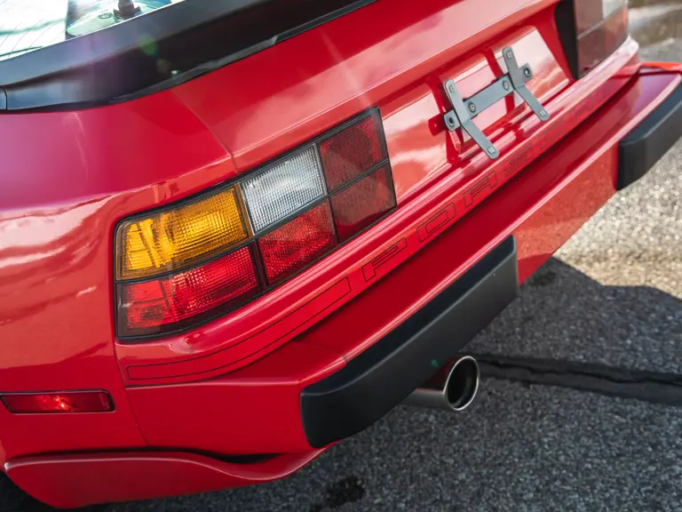 1986 Porsche 944 Turbo | Photo: Teddy Pieper @vconceptsllc