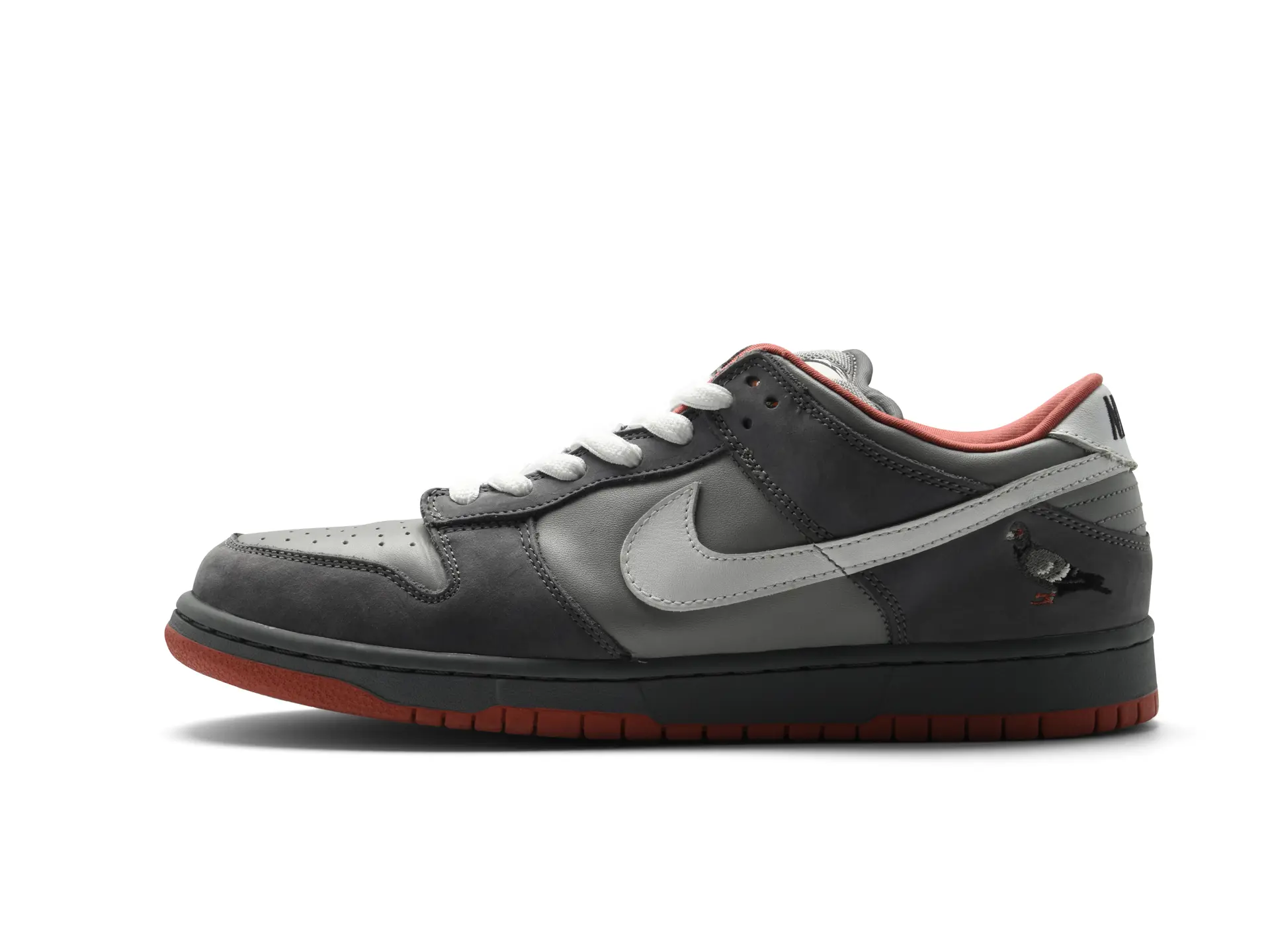 【最終価格】 STAPLE ×Nike SB Dunk Pigeon Black Staple Pigeon x Nike SB Black Pigeon Pop-Up | Hypebeast