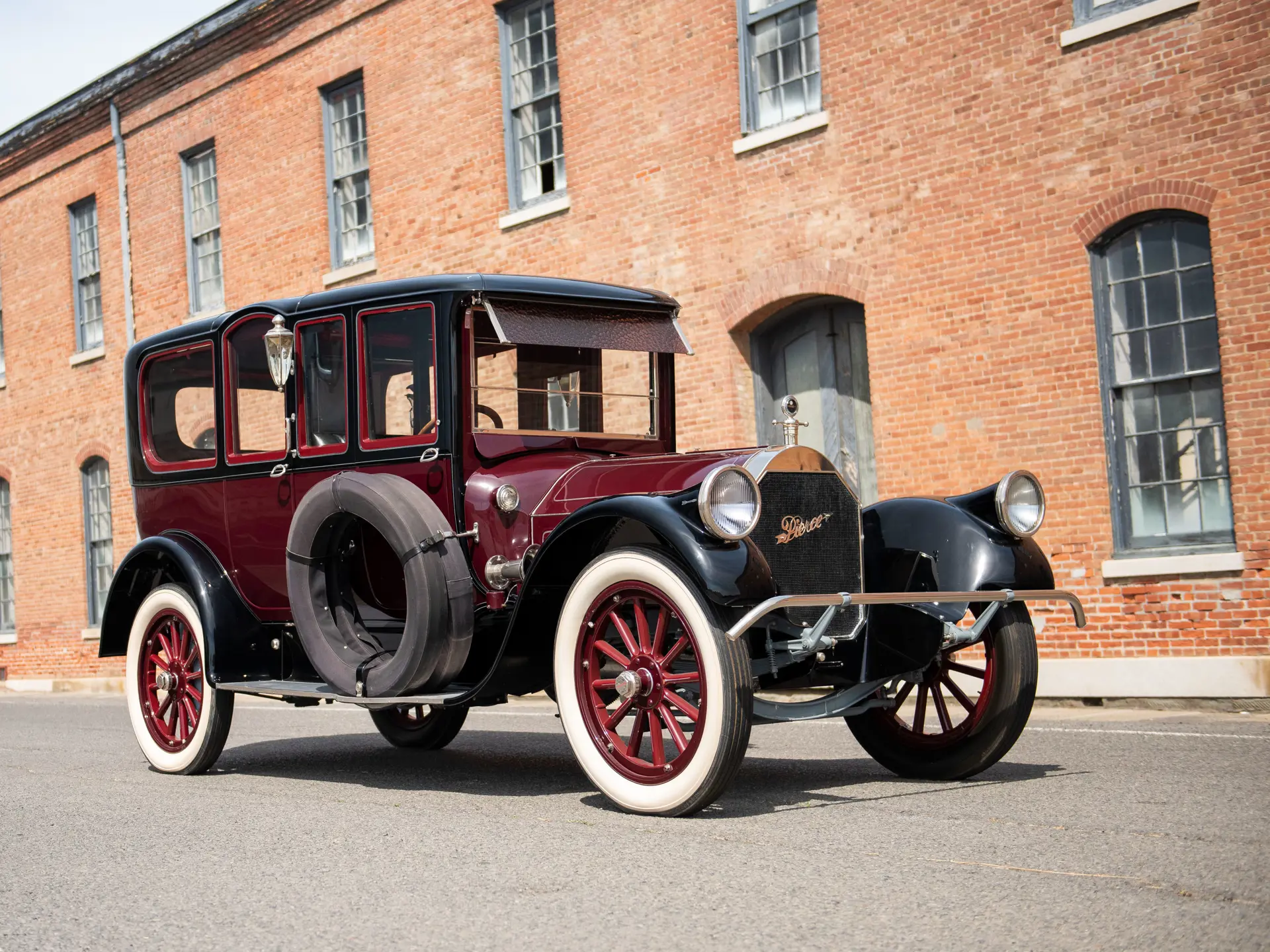 1916 Pierce-Arrow Model 48-B-4 Vestibule Suburban | Monterey 2022 | RM  Sotheby's