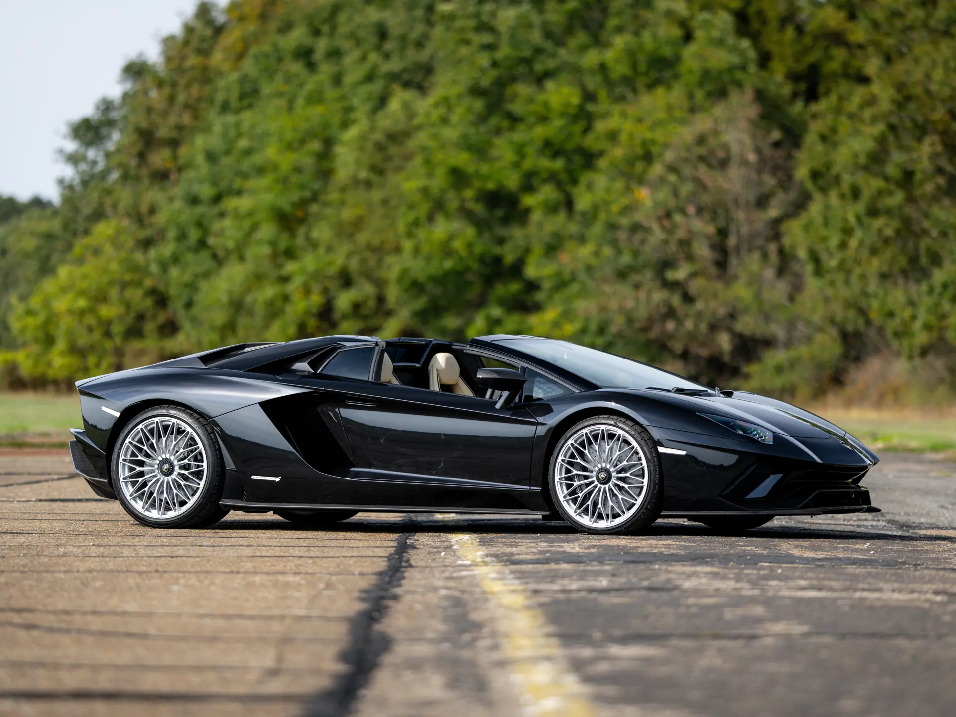 Lamborghini Aventador (LP740-4)