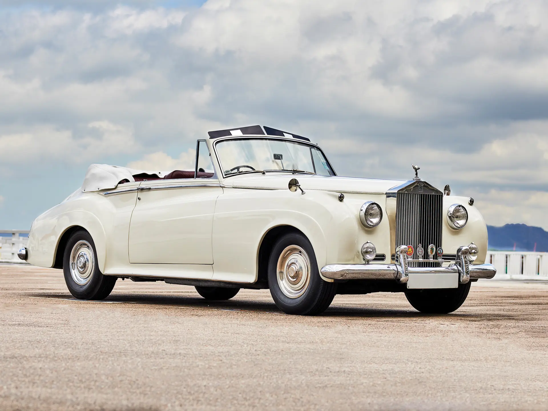 1960 Rolls-Royce Silver Cloud II Drophead Coupé Adaptation 1960 Rolls-Royce Silver Cloud II Drophead Coupé Adaptation