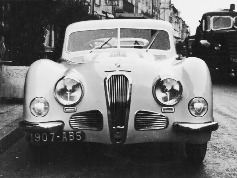 Thought to have been taken in 1949 or 1950, when chassis 110107 was new.