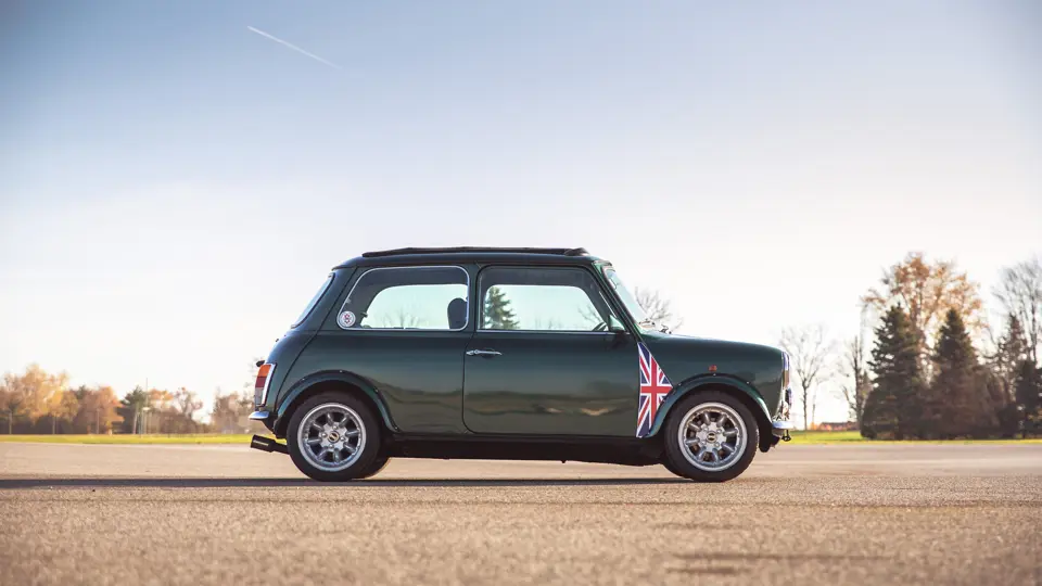 1995 Rover Mini | Photo: Teddy Pieper | @vconceptsllc