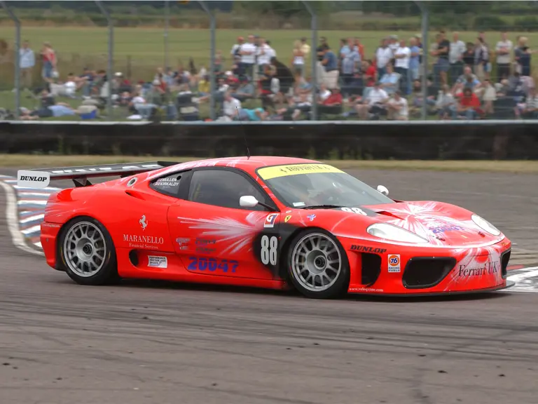 011 M as seen during the ninth round of the 2003 British GT Championship at Thruxton, where it placed second overall and second in class.