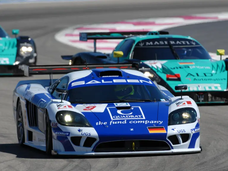 Sascha Bert, driving the Saleen S7-R leads both Maserati MC12s at the 2006 FIA GT
Championship Oschersleben.