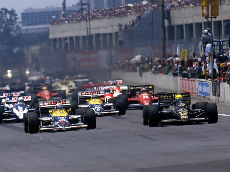 Ayrton Senna leads at the start of the 1986 Brazilian Grand Prix.