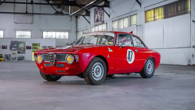 未開封　Alfa Romeo GTA 1300 JUNIOR 40周年記念 Amazon | CAR GRAPHIC 40周年記念限定 チョロQ アルファロメオ