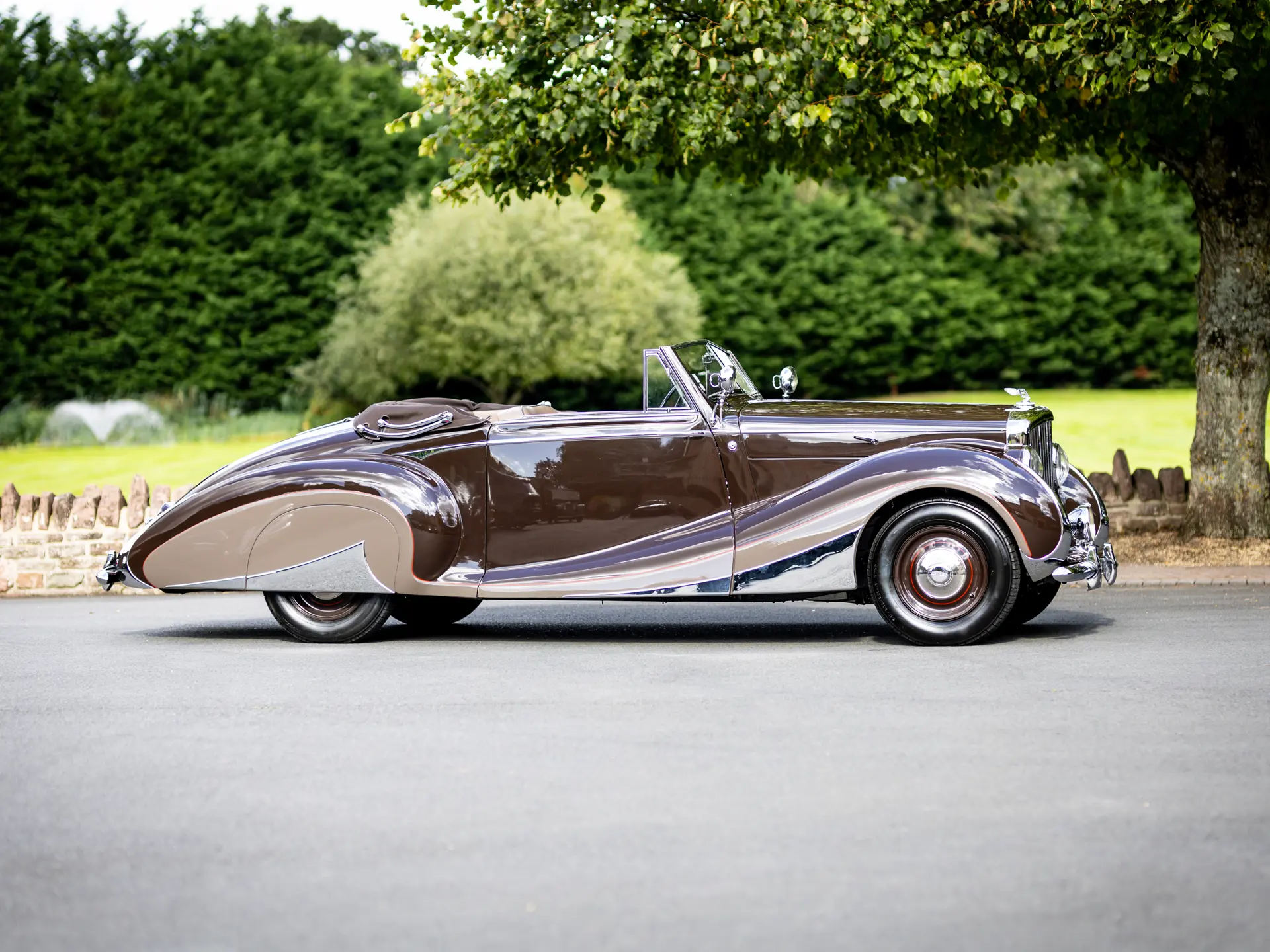 ロッキー 1947 Bentley Mark VI Cabriolet by Franay | London 2024 | RM