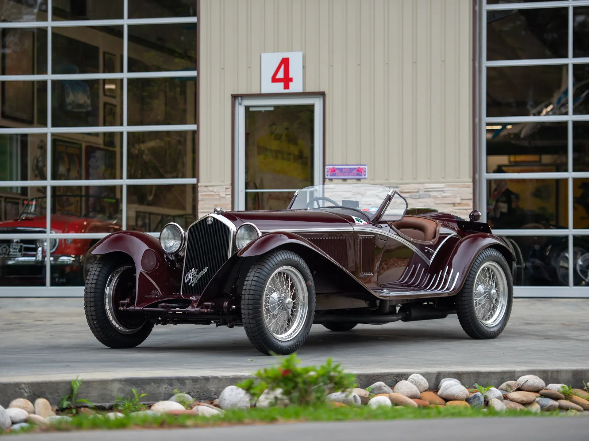 1/18 アルファロメオ8C 2300 スパイダー Alfa Romeo 8C Bburago 1931 Alfa Romeo 8C 2300 Monza 1:18 die cast car. Bonnet