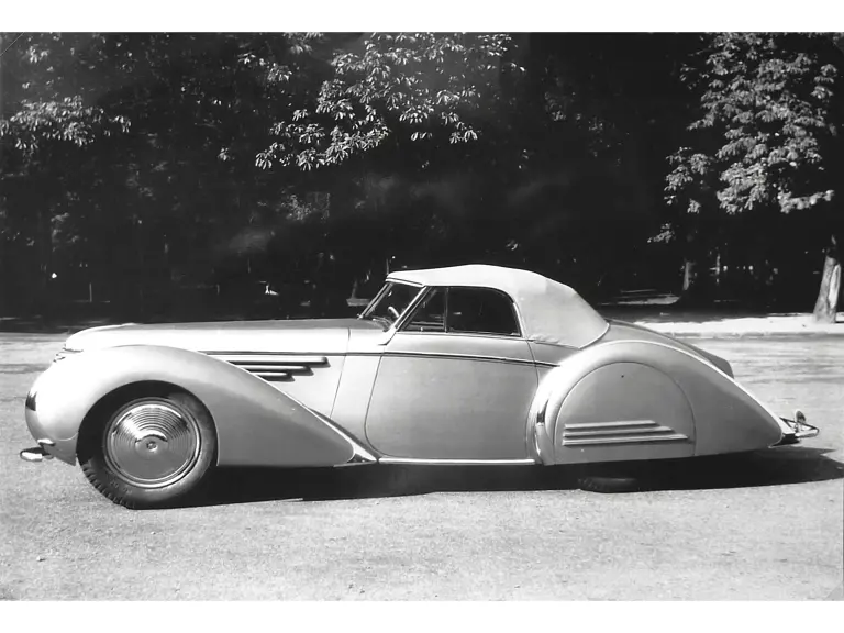 The extraordinary Delahaye as it was completed by Franay in 1946.
