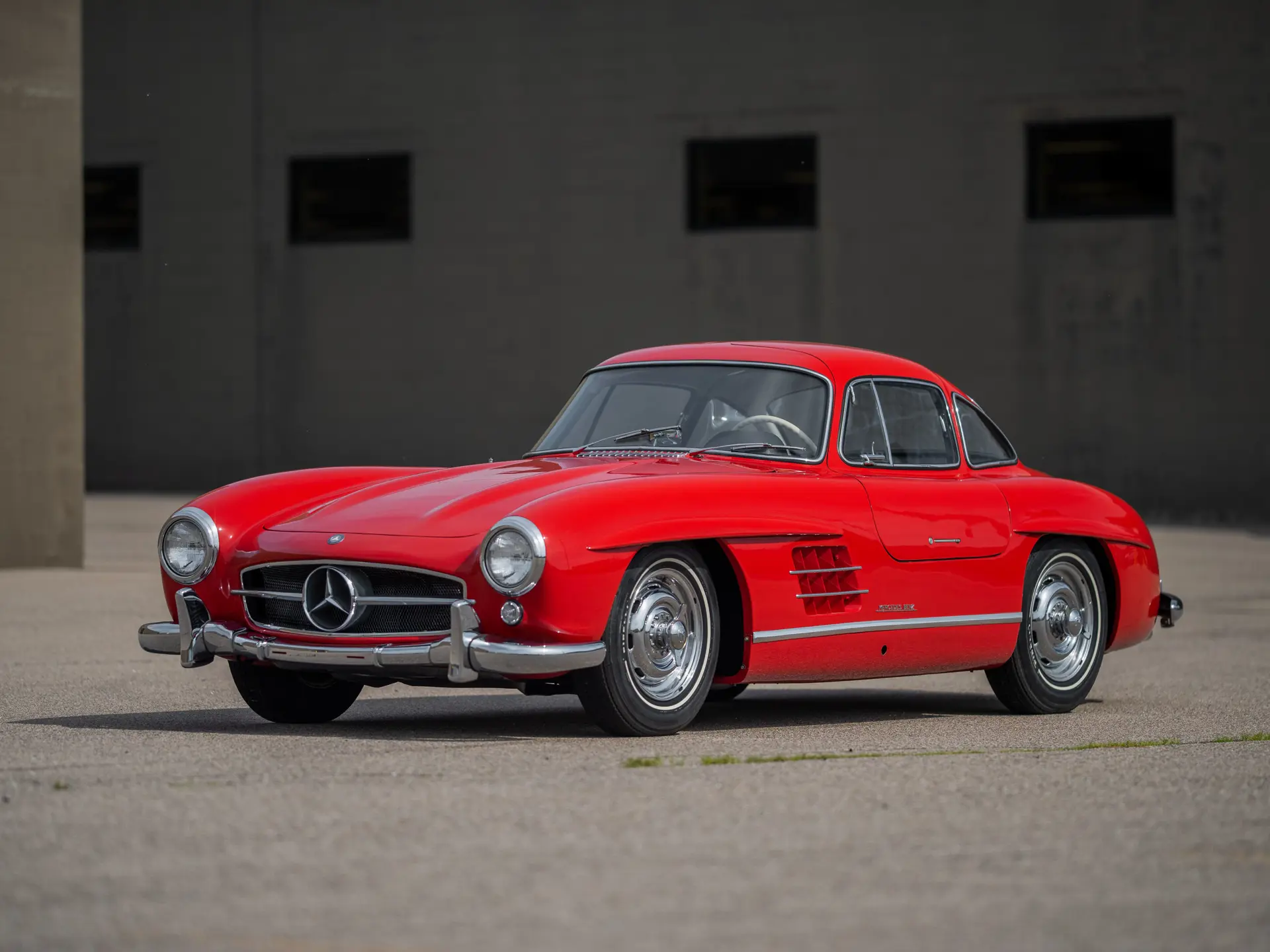 BUSCH Mercedes-Benz 300 エリザベス女王 1956 Mercedes-Benz 300 SL Gullwing | Monterey 2022 | RM Sotheby's