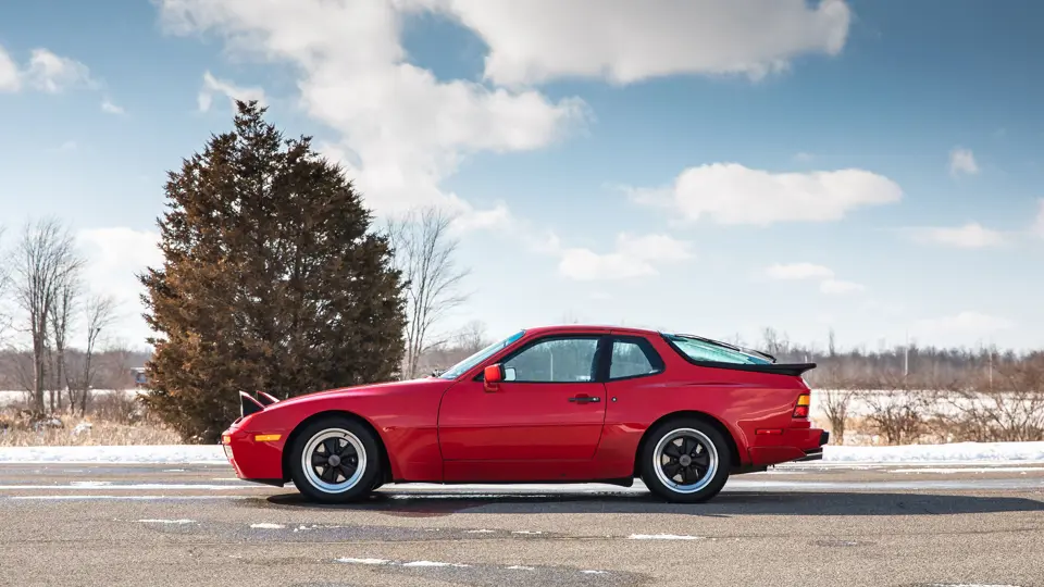 1986 Porsche 944 Turbo | Photo: Teddy Pieper @vconceptsllc