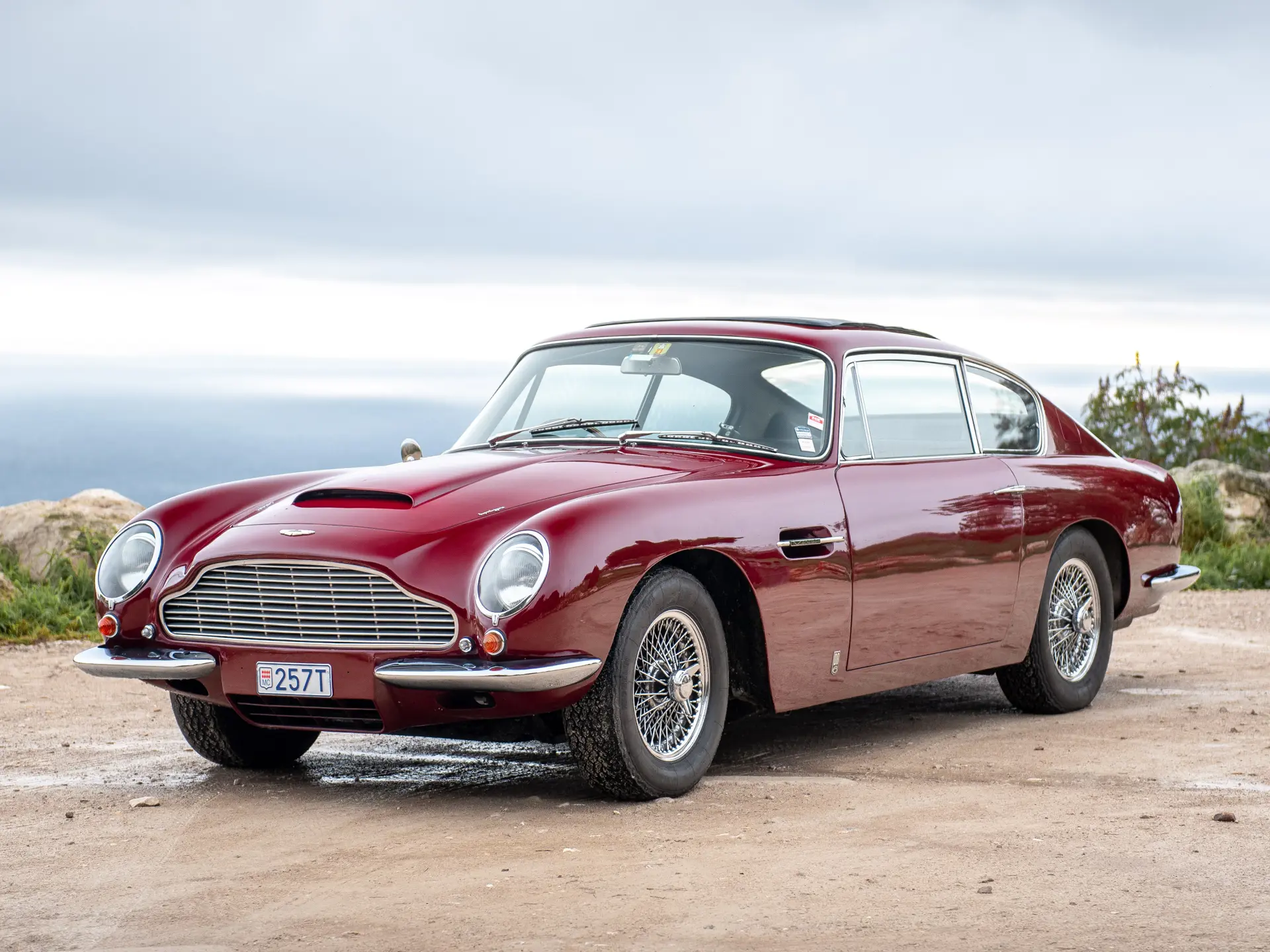 Spark Aston Martin DB6 ブリティッシュ・グリーン1965年 1966 Aston Martin DB6 | Monterey 2016 | RM Sotheby's