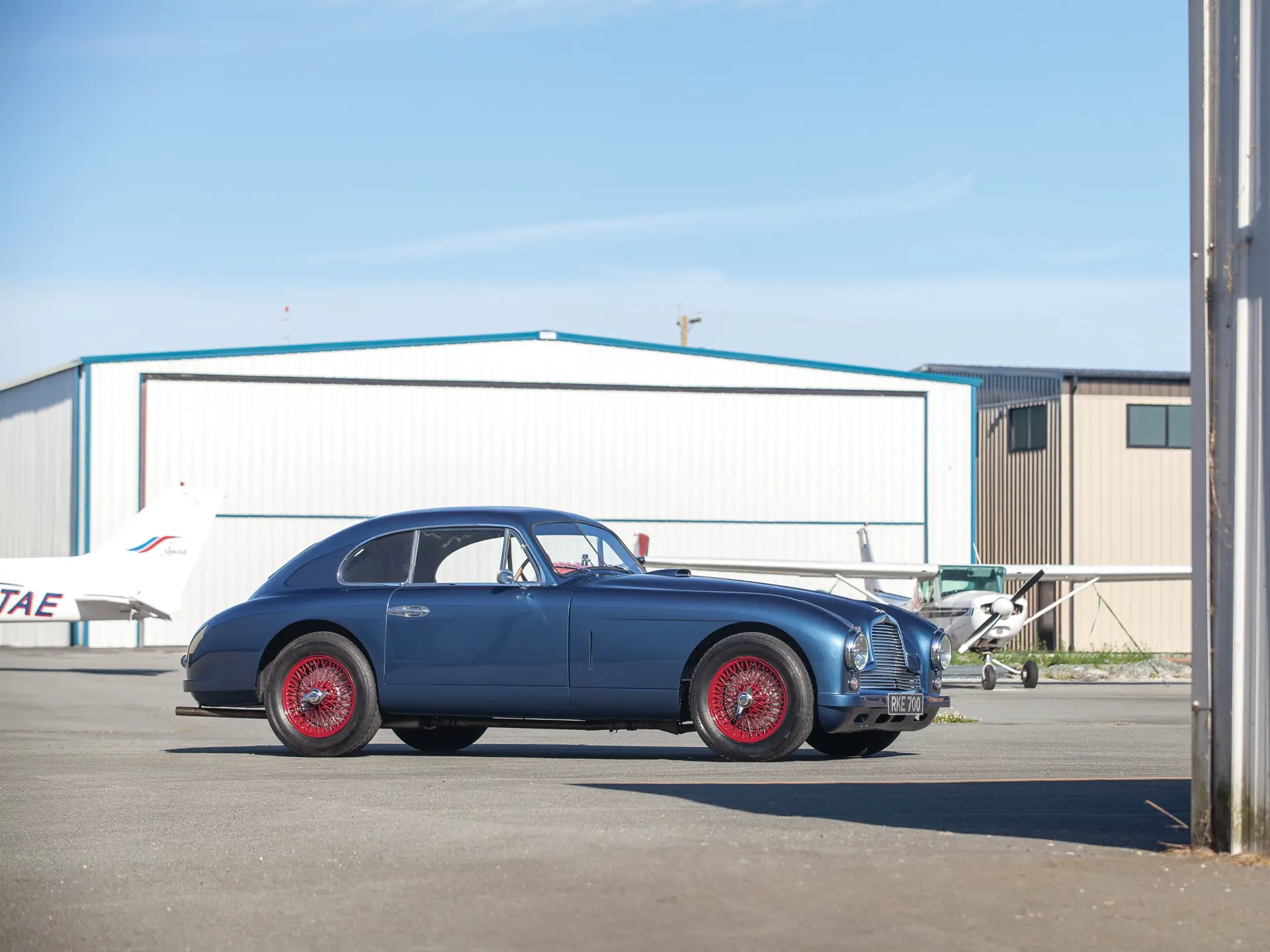 ASTON MARTIN DB2 Version Stradale 1949 au 1/43 JOLLY MODEL , LIMITED 5 ASTON MARTIN DB2 Version Stradale 1949 au 1/43 JOLLY MODEL , LIMITED 5
