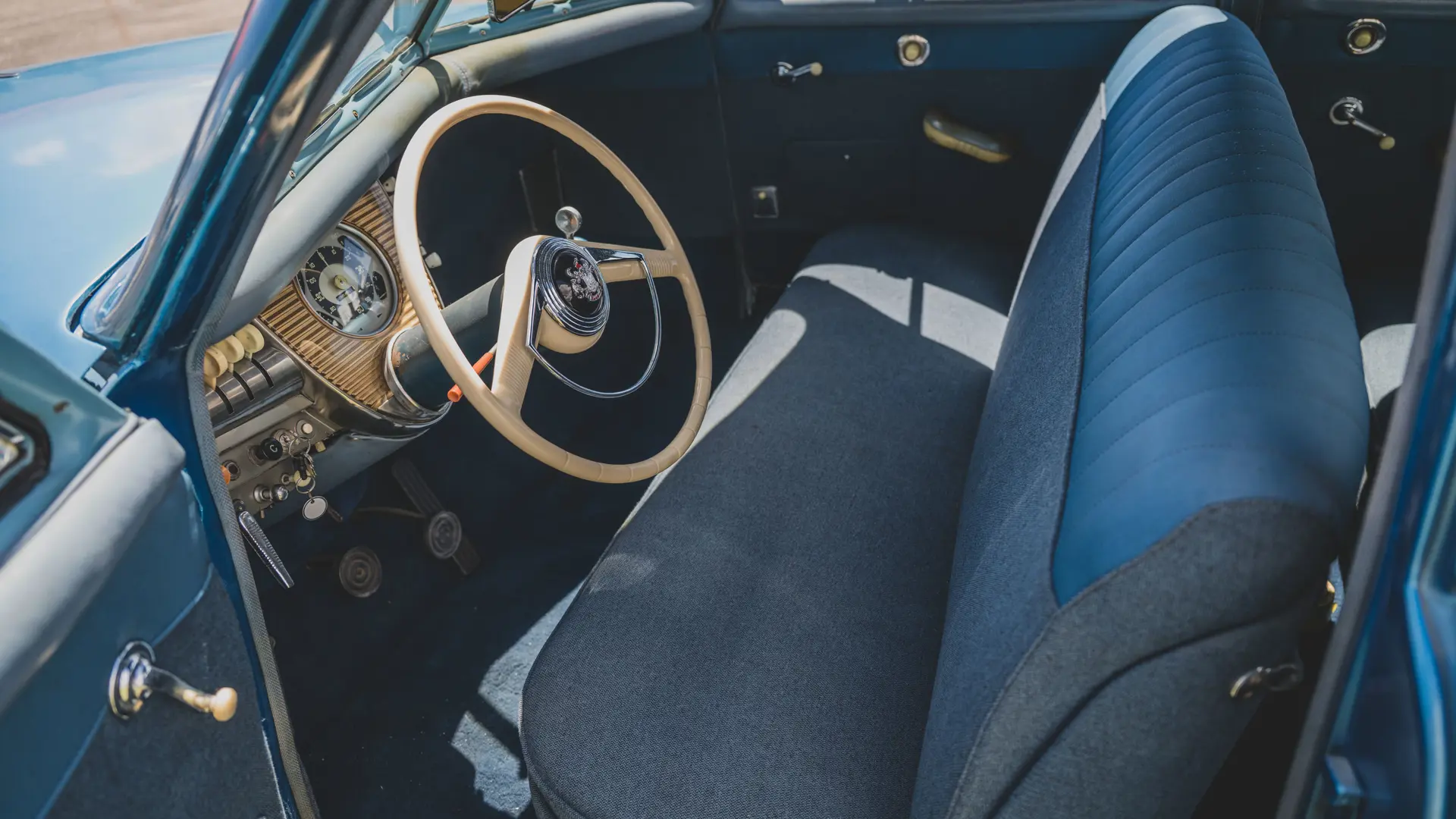 https://cdn.rmsothebys.com/5/5/7/a/0/8/557a087afad8e8550ad6e1198feef6fe3a19b5b5.webp