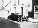 Chassis no. 57524 photographed in front of the garage of Paul Thomas during Louis Dubreuil’s ownership.