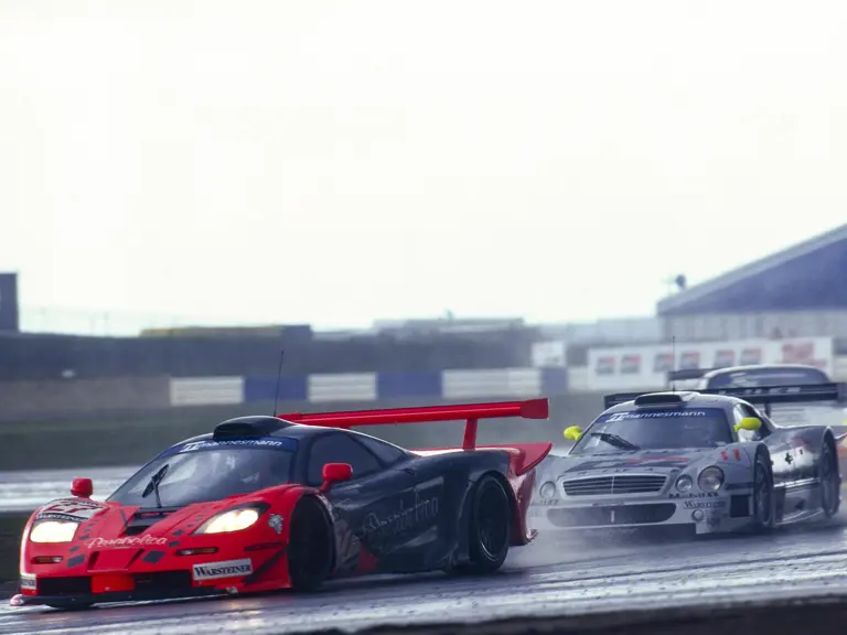 Chassis no. 27R as seen during the 1997 FIA GT race at Silverstone.