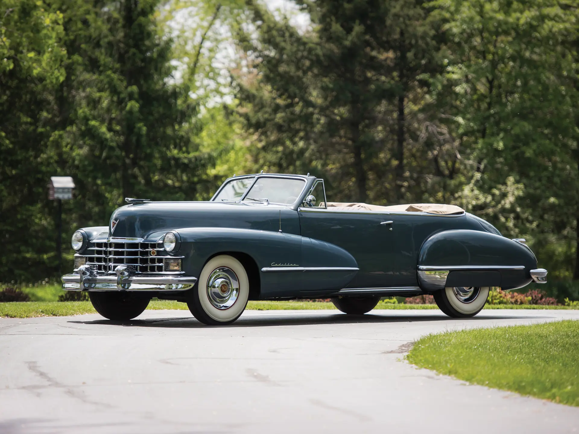 1947 Cadillac Series 62 オープンカー 1947 Cadillac Series 62 | RK Motors Classic Cars and Muscle