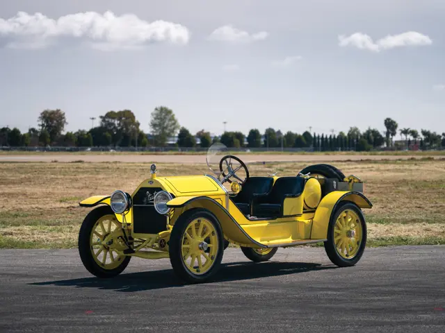 STUTZ: A Franklin Mint 1:24 scale 1915 STUTZ BEARCAT