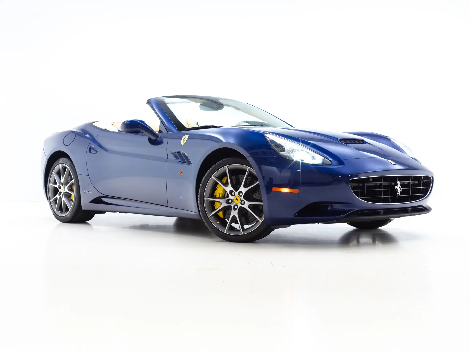 フェラーリ　プリザーブドフラワー Ferrari Ferrari (フェラーリ) - 車型のギフトならCAMSHOPで！3960円
