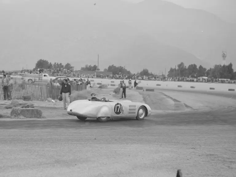Biehl is captured here at the Sixth Palm Springs Road Race in the 1948 Veritas RS, numbered “171”.
