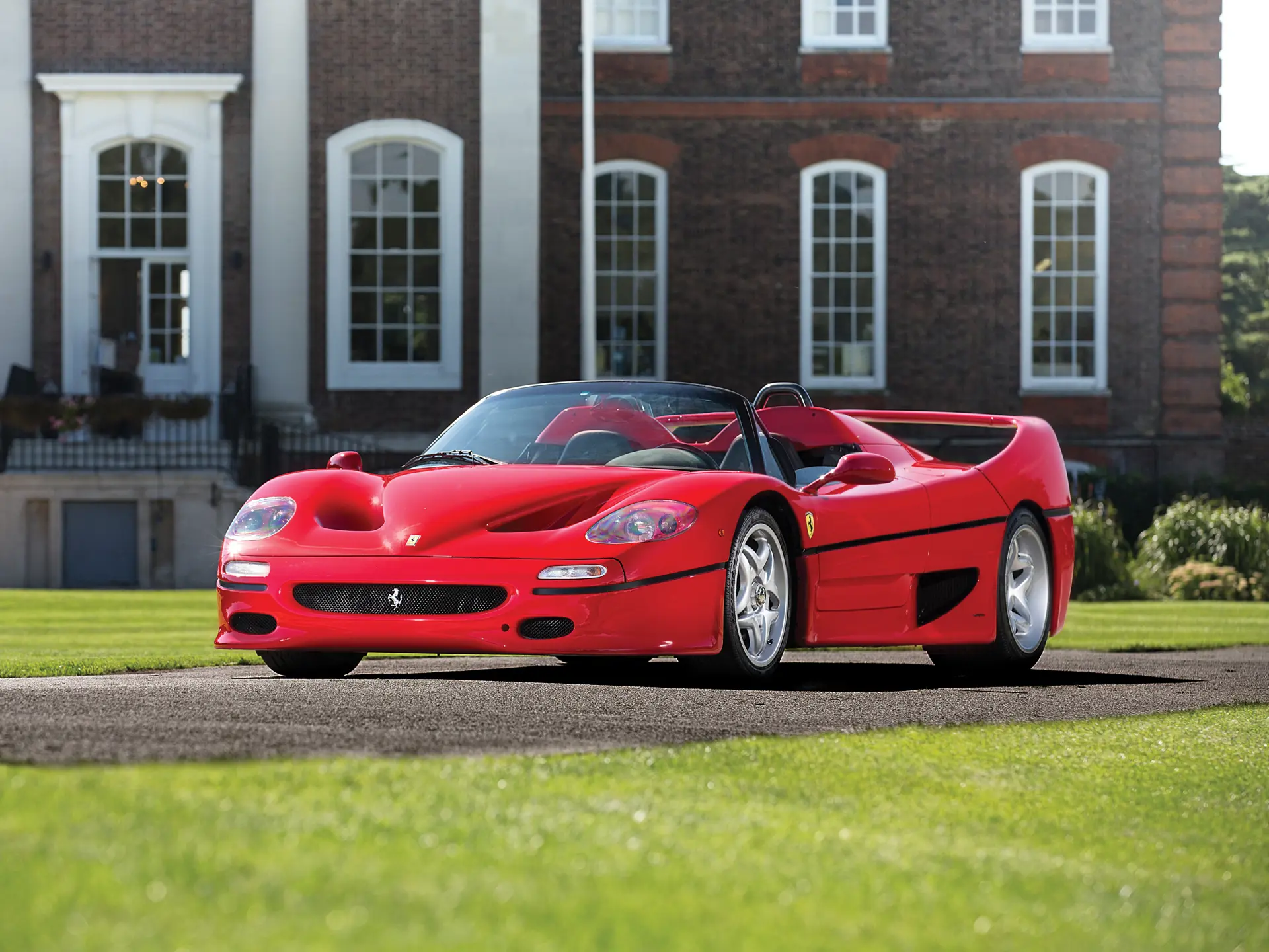 フェラーリF50 スペシャルエディション 公道を走れるF1マシン、フェラーリ「F50」が約14億円で落札されるワケ