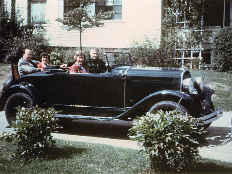 A young Dick Roy with his sister, Peg, and their parents, Ernest and Helen, in "Blossom".