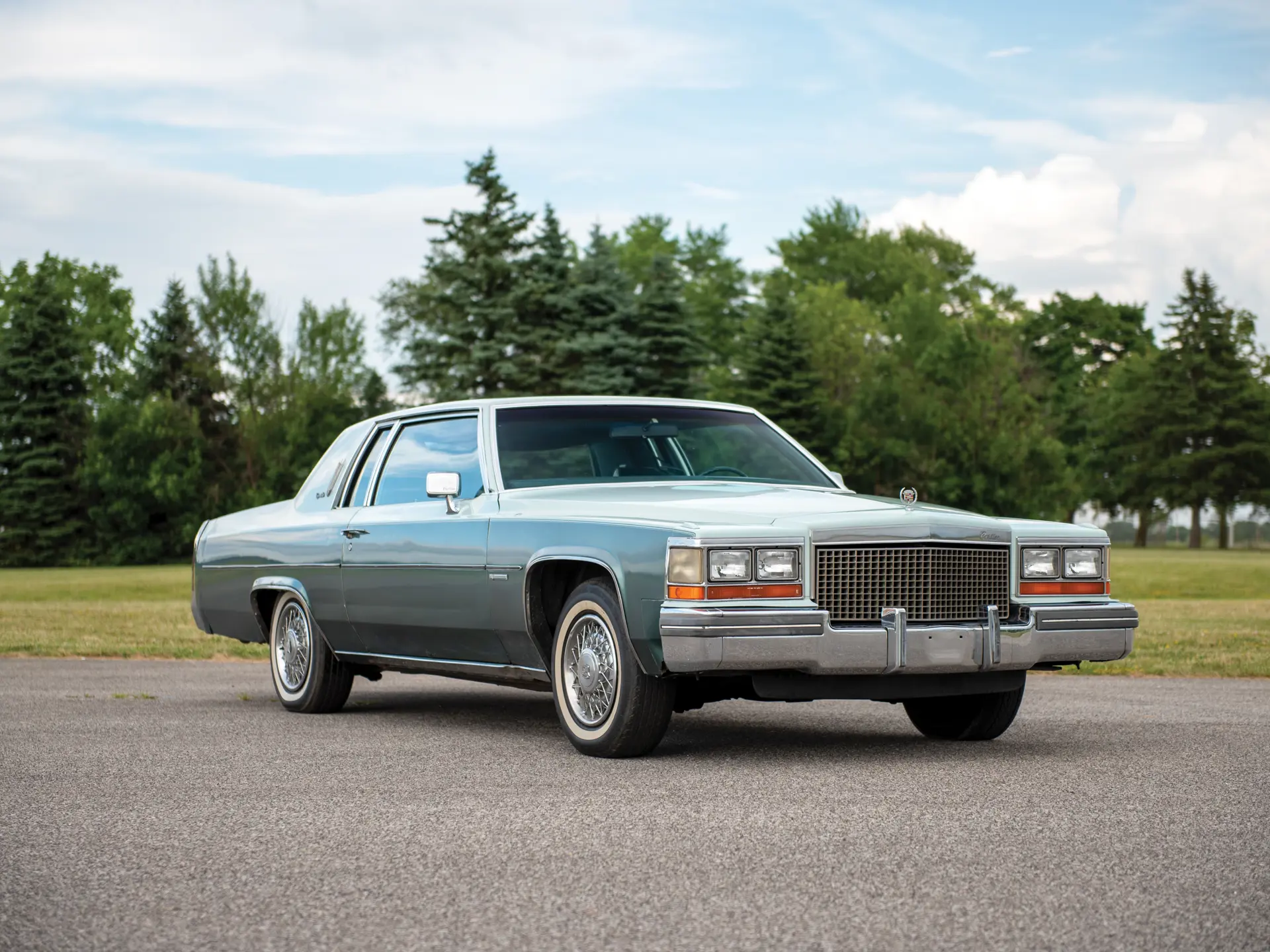 '81 Cadillac Coupe DeVille ダイキャストモデル 1981 Cadillac Coupe Deville 1:64 Revell Lowrider Magazine