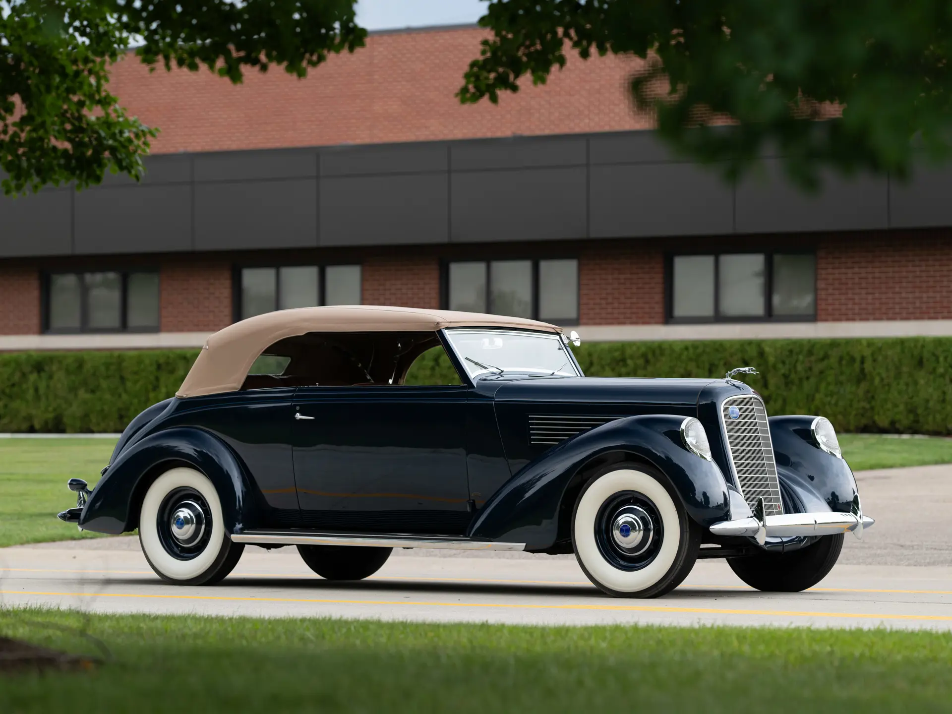 1938 Lincoln Model K Convertible Victoria by Brunn | Hershey