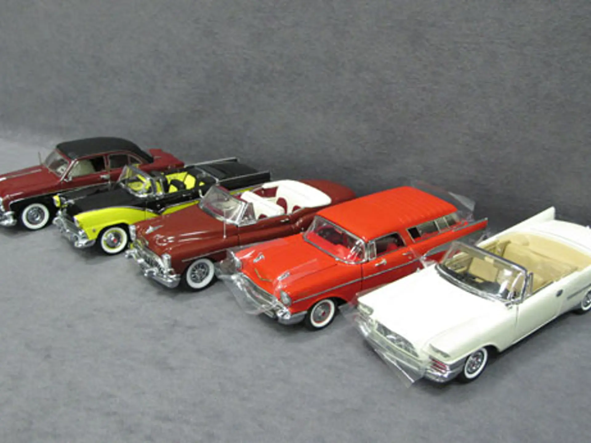 Franklin Mint/Danbury Mint 1/24 High Detail Classic Cars comprising 50th Anniversary 1957 Mercury Tu