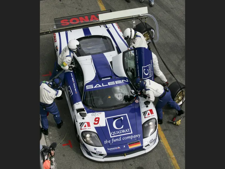 The Saleen S7-R at a pit stop during the 2006 FIA GT Championship Brno.