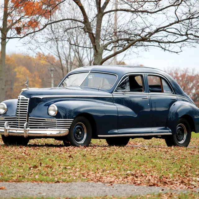 マーティン 1947 Packard Custom Super Clipper Touring Sedan | Auburn Spring