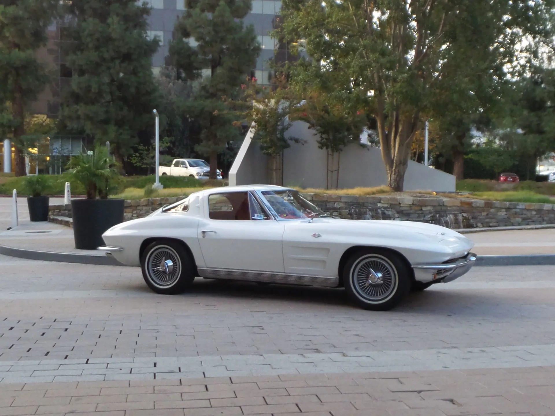 ロードオブザSTING Corvette Of The Day: 1963 Chevrolet Corvette Sting Ray Z06