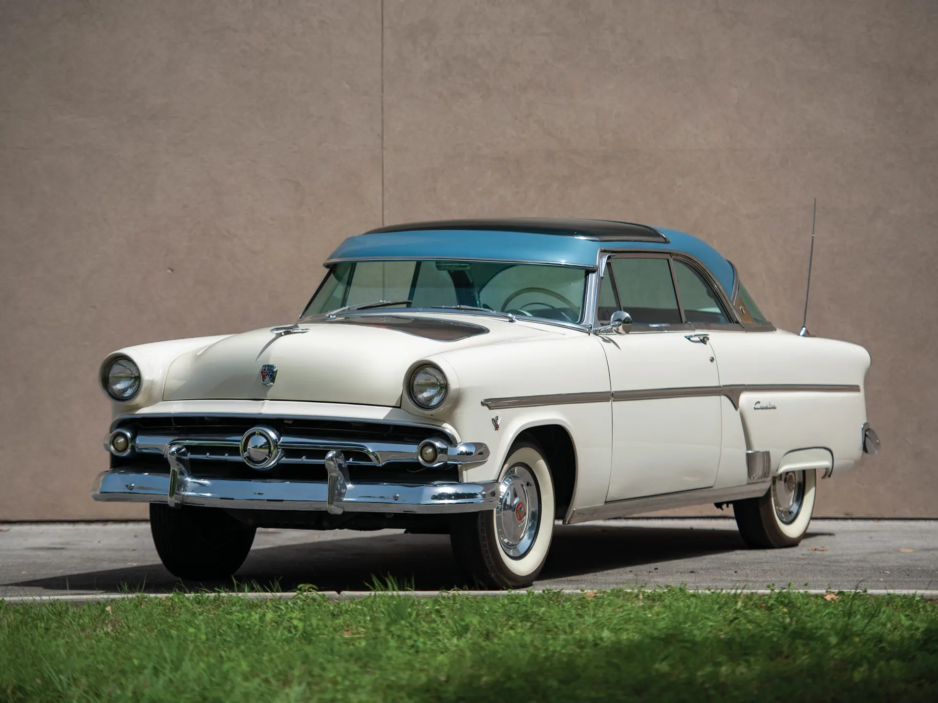 1954 Ford Crestline