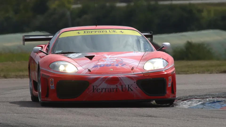 011 M as seen during the ninth round of the 2003 British GT Championship at Thruxton, where it placed second overall and second in class.