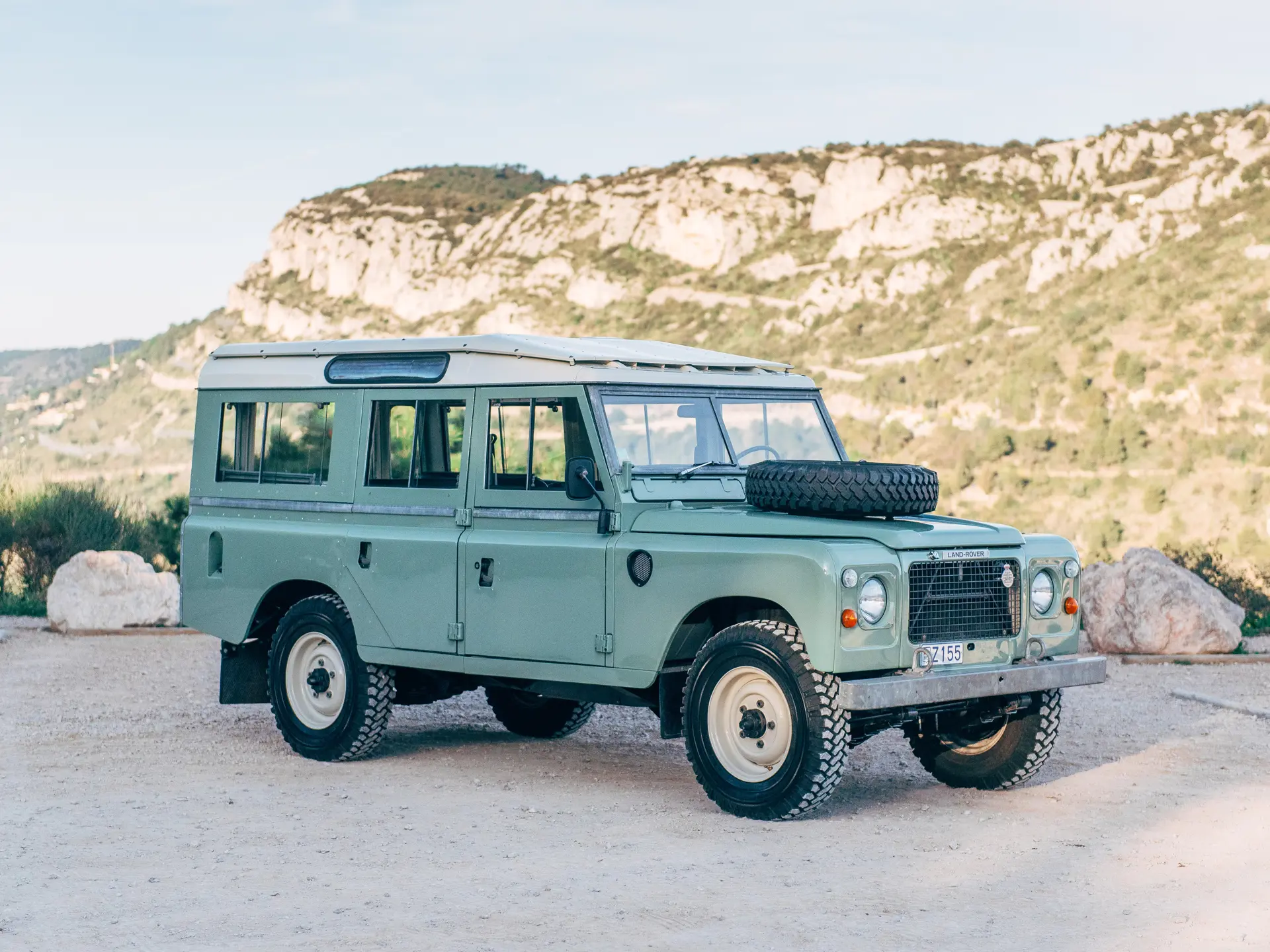 1981 Land Rover Series III 109 'Stage 1 V8' | Shift Online: Europe and  Middle East | RM Sotheby's, image size:1920x1440