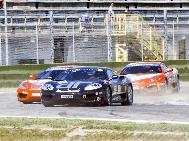 Chassis 119529 races in Round 4 of the Coppa Ferrari Challenge at the Imola Circuit on 9 July 2000.