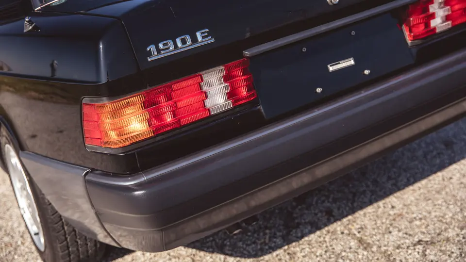 1993 Mercedes Benz 190 E Sportline | Photo: Teddy Pieper | @vconceptsllc