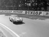 CIRCUIT DE LA SARTHE, FRANCE - JUNE 23: Mike Parkes / Lorenzo Bandini, SpA Ferrari SEFAC, Ferrari 330 LM/GTO during the 24 Hours of Le Mans at Circuit de la Sarthe on June 23, 1962 in Circuit de la Sarthe, France. (Photo by LAT Images)