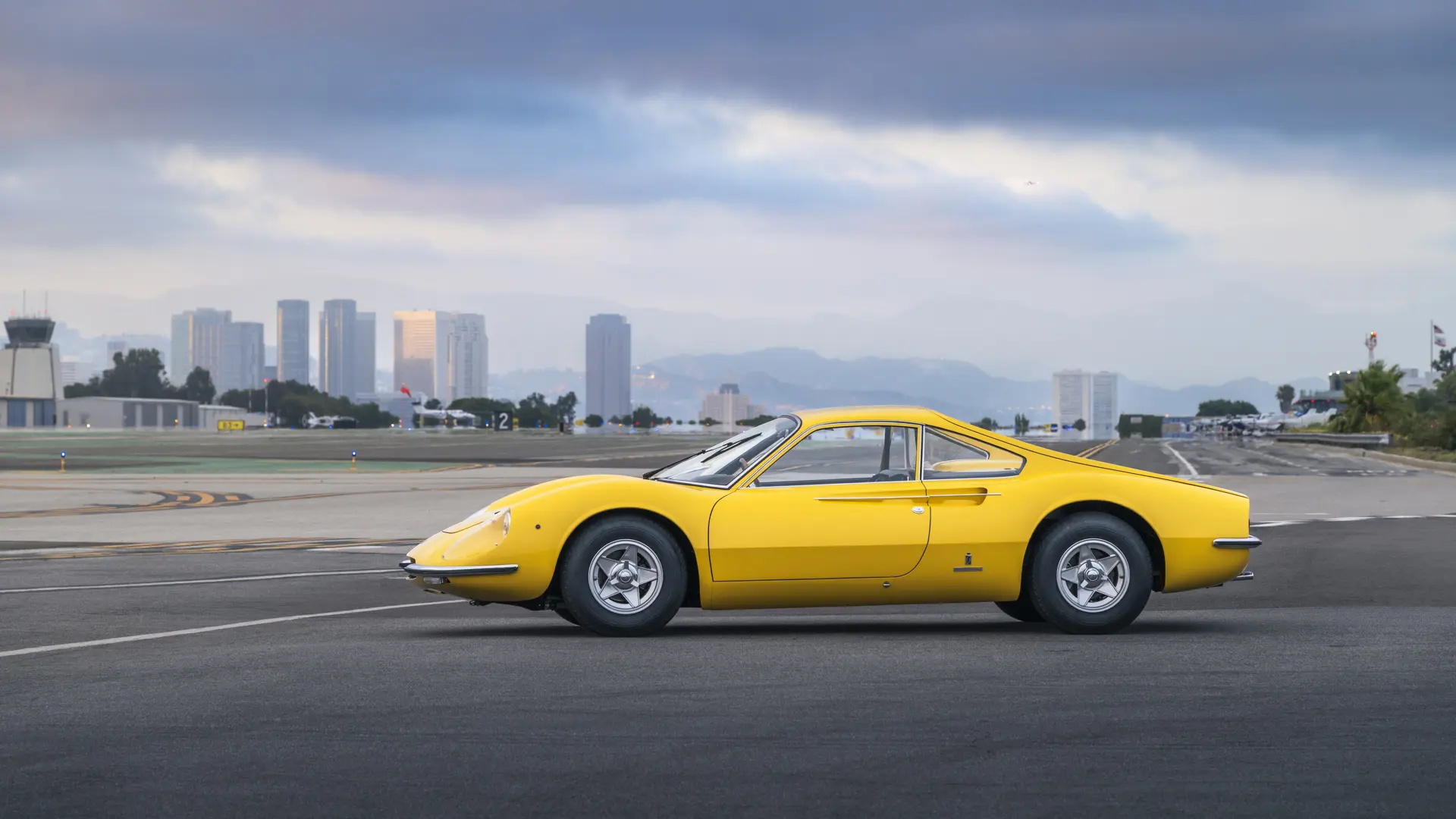https://cdn.rmsothebys.com/6/d/d/e/8/9/6dde897a8411d5db91bce1201f9f3af6f9234773.webp