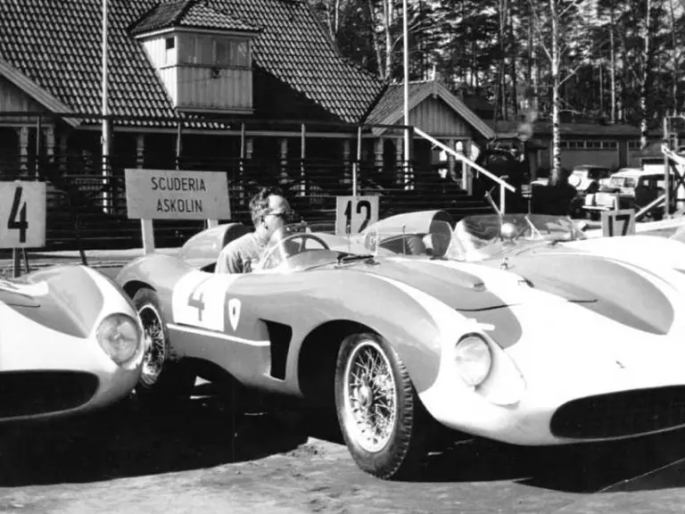 Lined up prior to the 1958 Eläintarhanajo GP, chassis 0610 MDTR wore race number “4” and was piloted by Fred Geitel. Geitel would finish 10th overall and 5th in class for Scuderia Askolin.