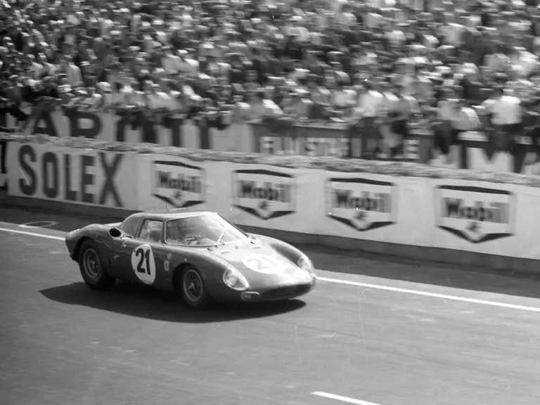 Chassis no. 5893 at the 1965 24 Hours of Le Mans.