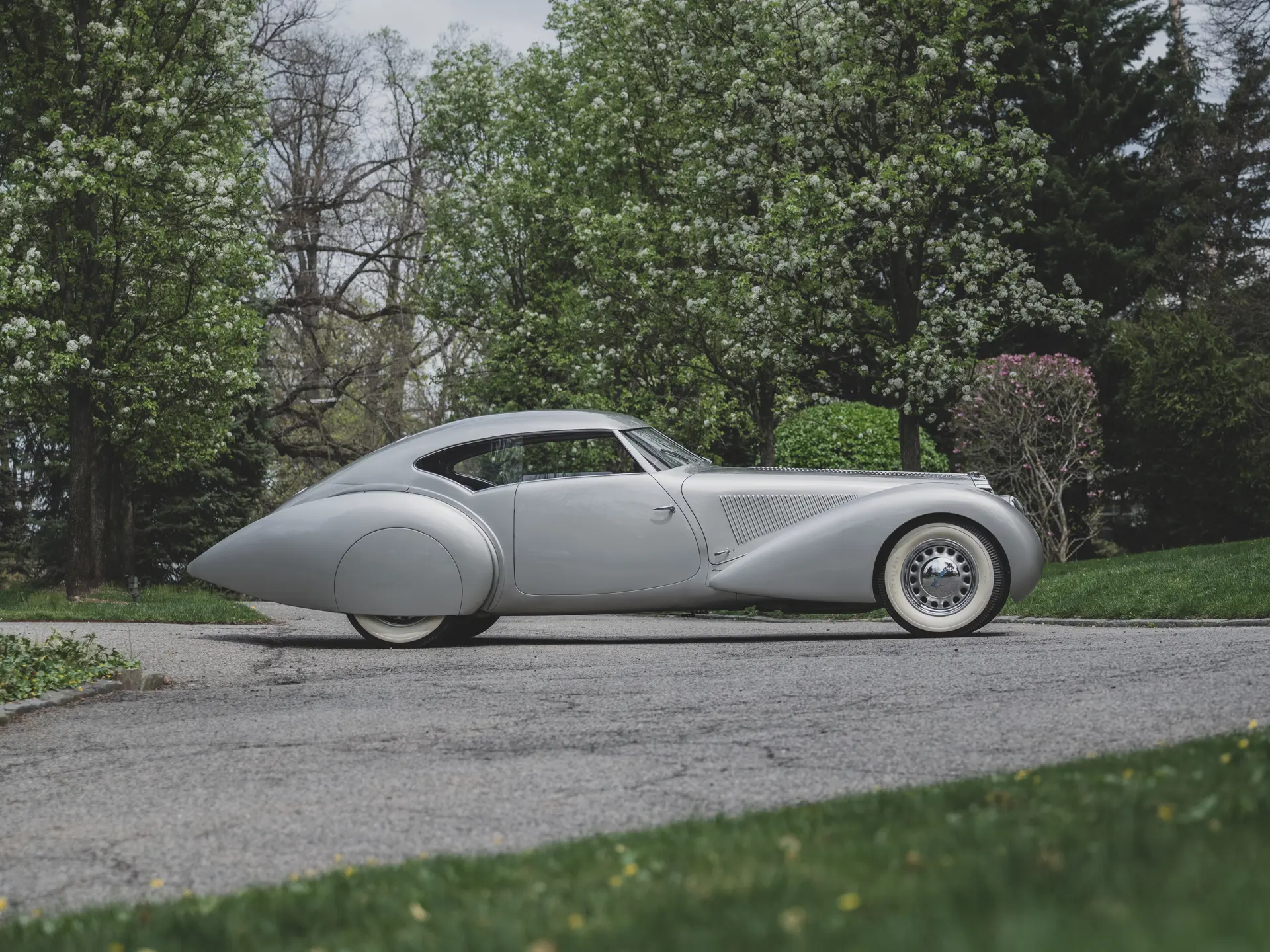 https://cdn.rmsothebys.com/7/1/8/a/5/1/718a513628b452f16b4d4c6ae6f23b438aeaa4be.webp