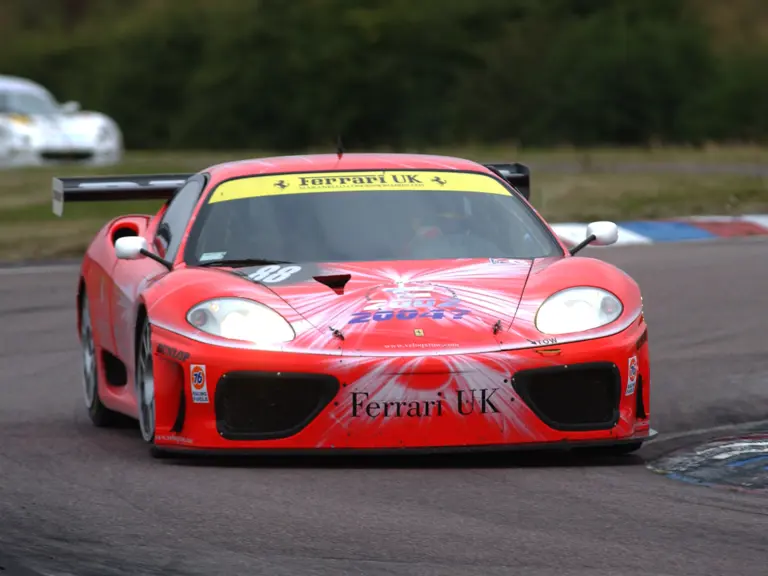 011 M as seen during the ninth round of the 2003 British GT Championship at Thruxton, where it placed second overall and second in class.