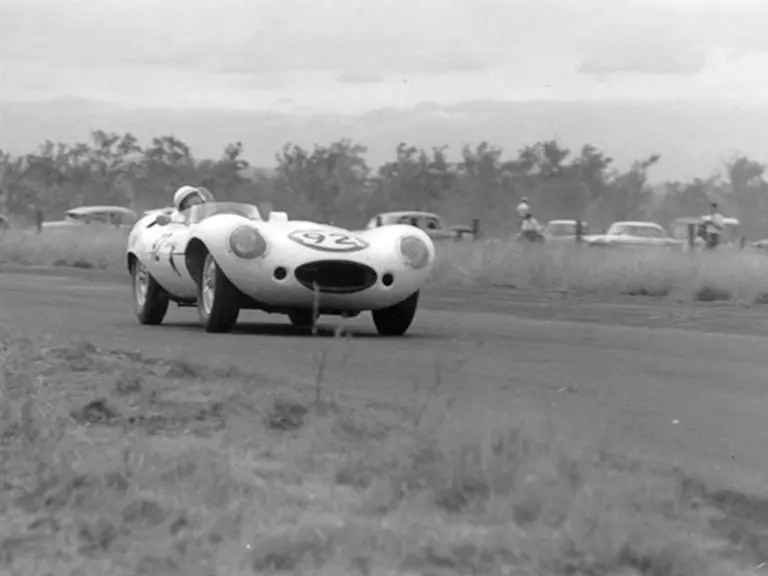 XKD 520 as seen at Phillip Island on December 26, 1958 in the ownership of David Finch.