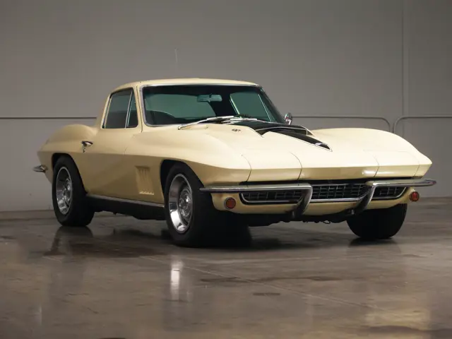 CHEVROLET CORVETTE STING RAY COUPE ✩中古品✩ 1967 Chevrolet Corvette Sting Ray 427 Coupe | California