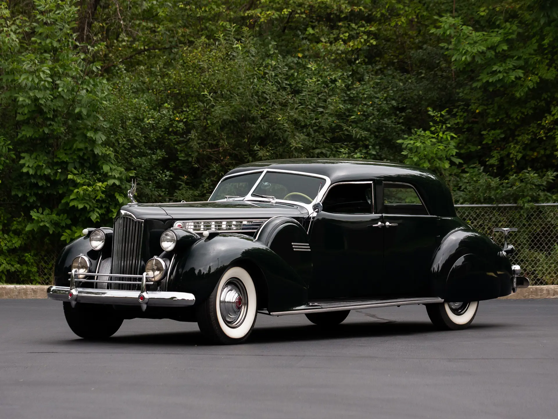 https://cdn.rmsothebys.com/7/5/8/e/5/c/758e5c98e399ffa7a26334230ffdc3148cc91467.webp